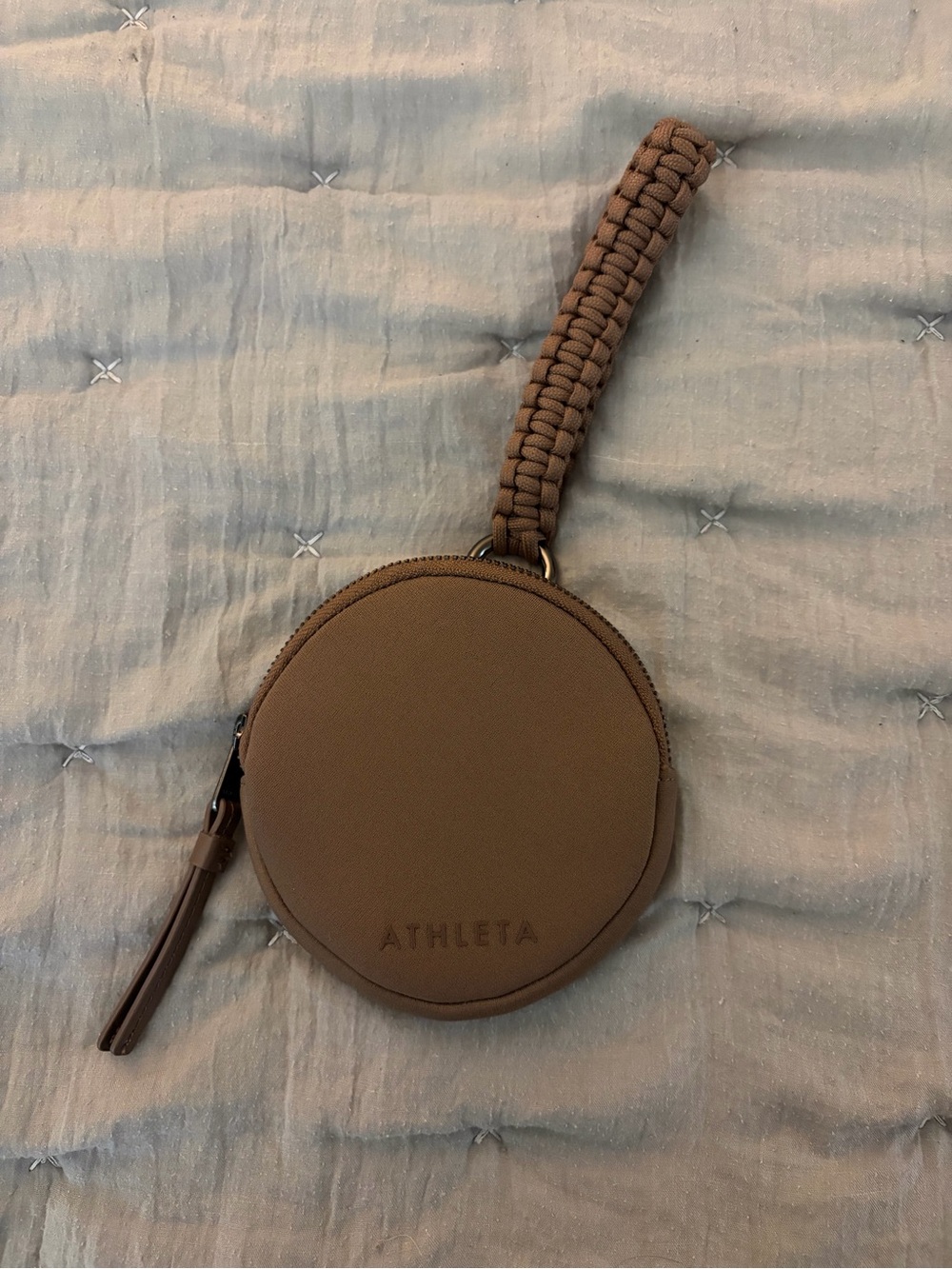 Athleta Revive Round Wristlet